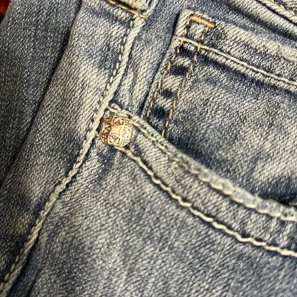 Silver Jeans Suki Boot Cut in Classic Blue - Picture 4 of 8